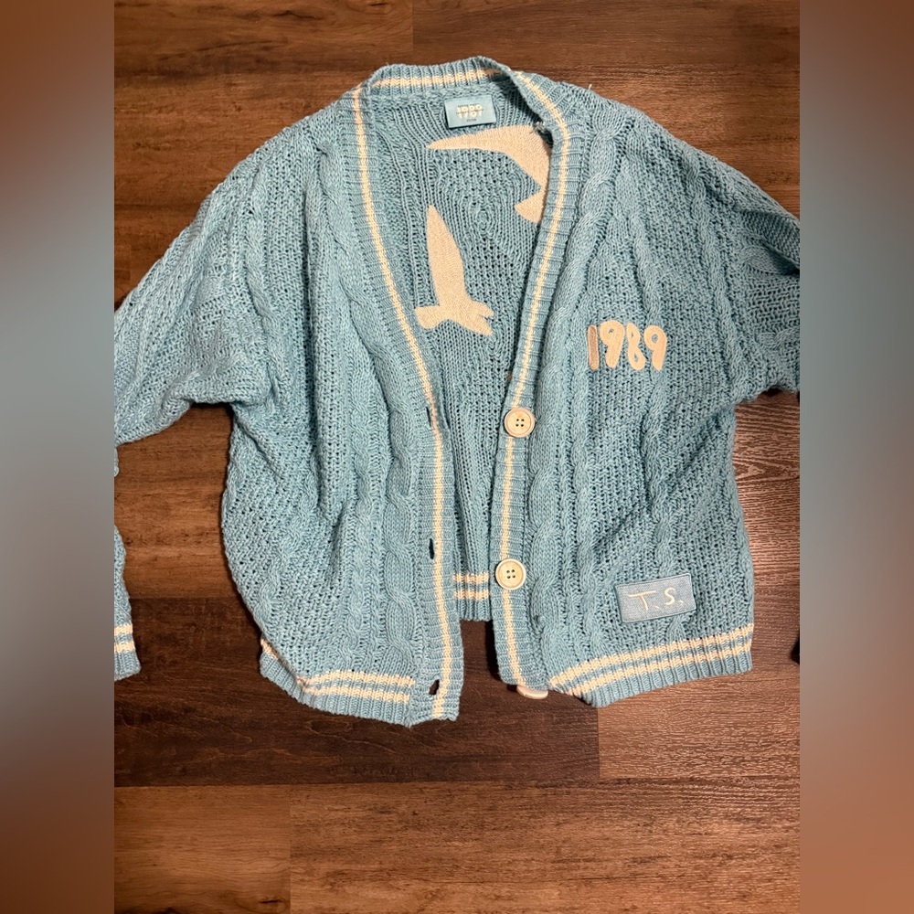 FREE SHIPPING Authentic Taylor Swift 1989 Cardigan.